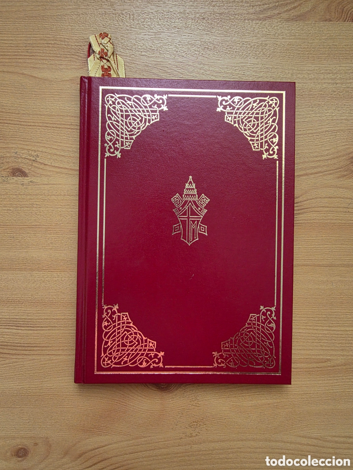 Antig&uuml;edades: Libro Conmemorativo &rdquo;Visita Apost&oacute;lica de Su Santidad Juan Pablo II a Espa&ntilde;a&rdquo; (2003)