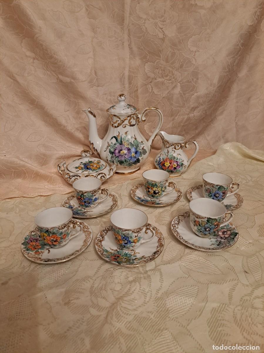 Antig&uuml;edades: Precioso servicio de caf&eacute; de porcelana Bidasoa , pintado a mano, sello rio verde, 15 piezas.