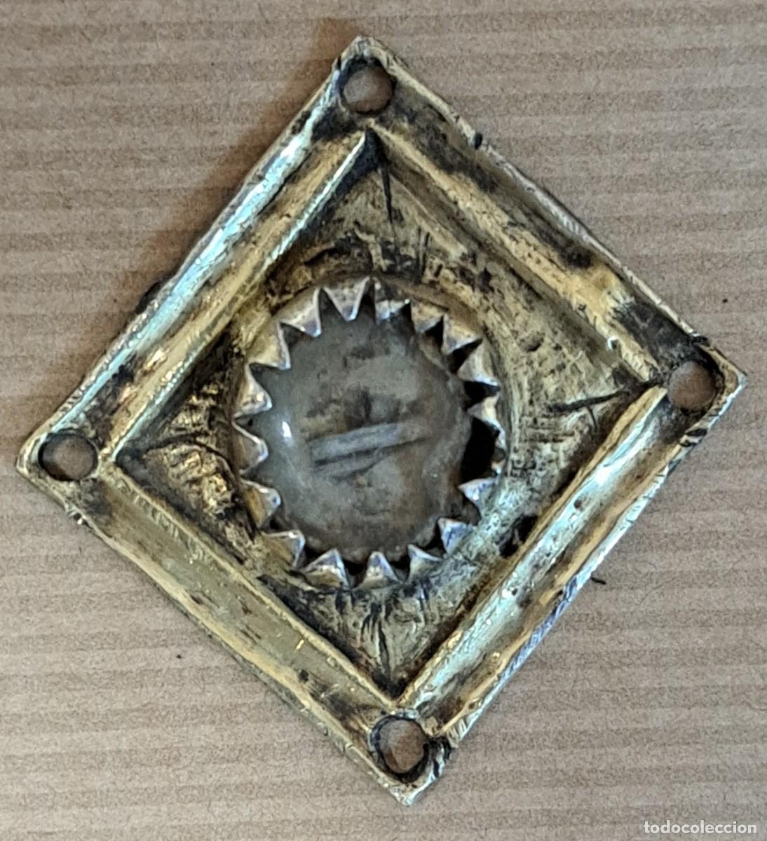 Antiques: Relicario cuadrado con reliquia. Siglos XVIII-XIX