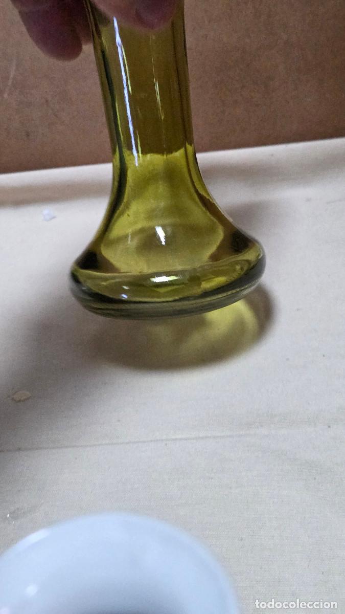 Antig&uuml;edades: jarron de cristal verde - Foto 3
