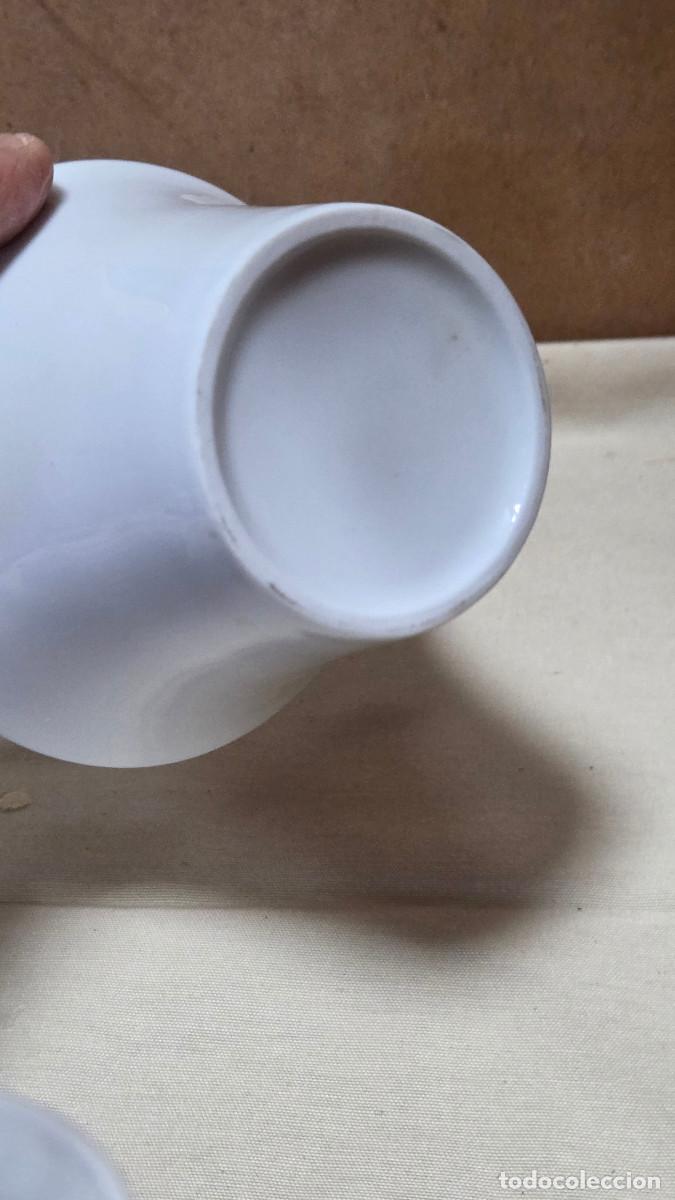 Antig&uuml;edades: vasos de ceramica blanca - Foto 3