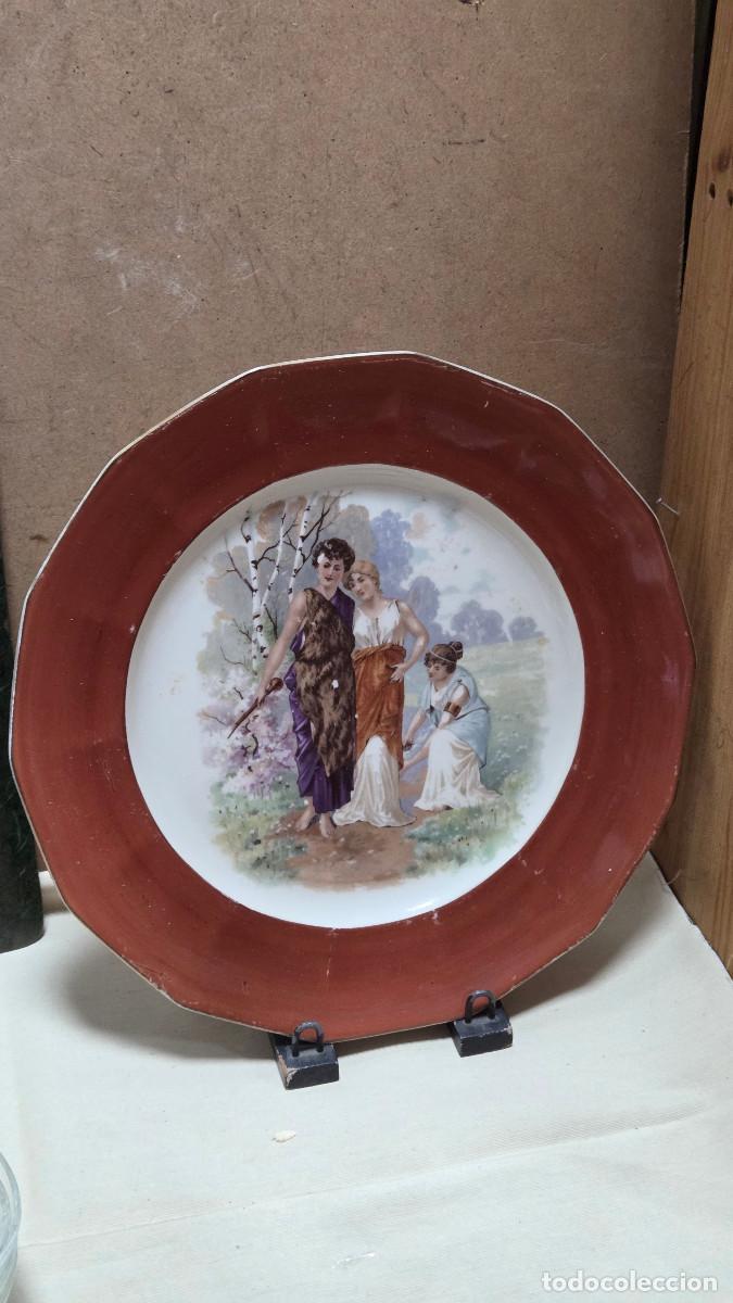 Antiguidades: plato de porcelana vintage