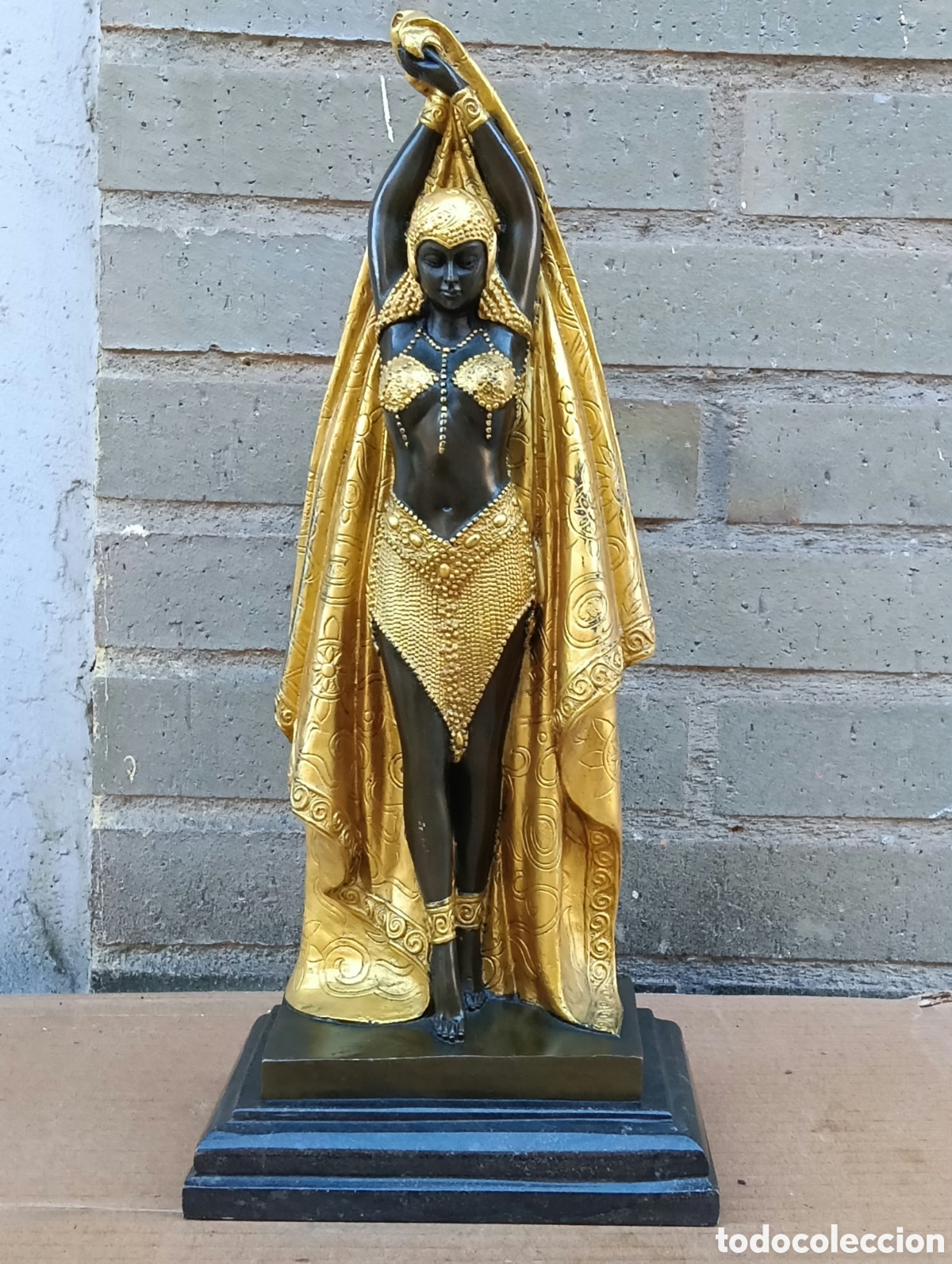 Antig&uuml;edades: Estatua francesa art dec&oacute; bronce dorado