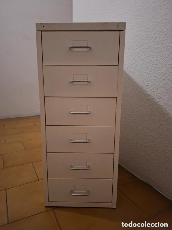 Antig&uuml;edades: archivador metalico con seis cajones color blanco