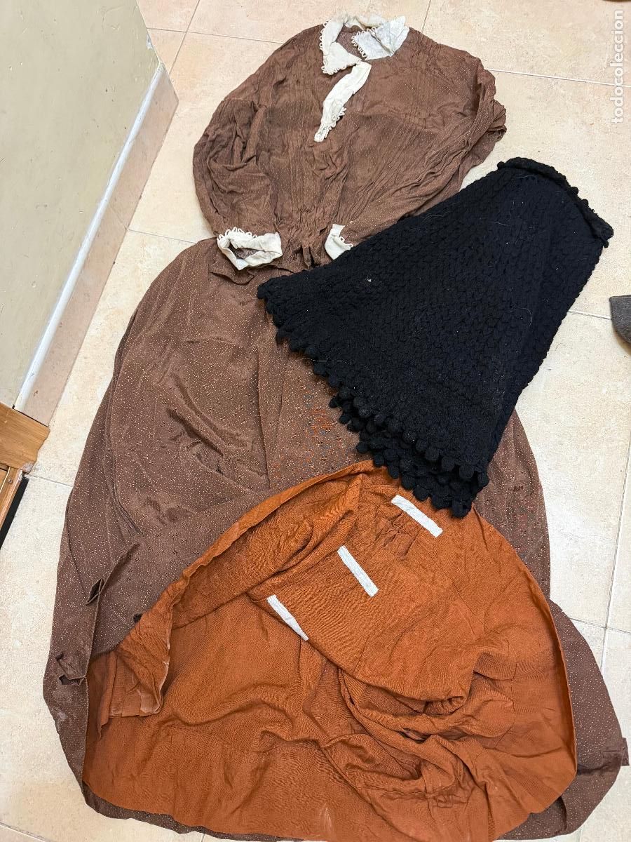 Antig&uuml;edades: Traje de gala indumentaria aragonesa