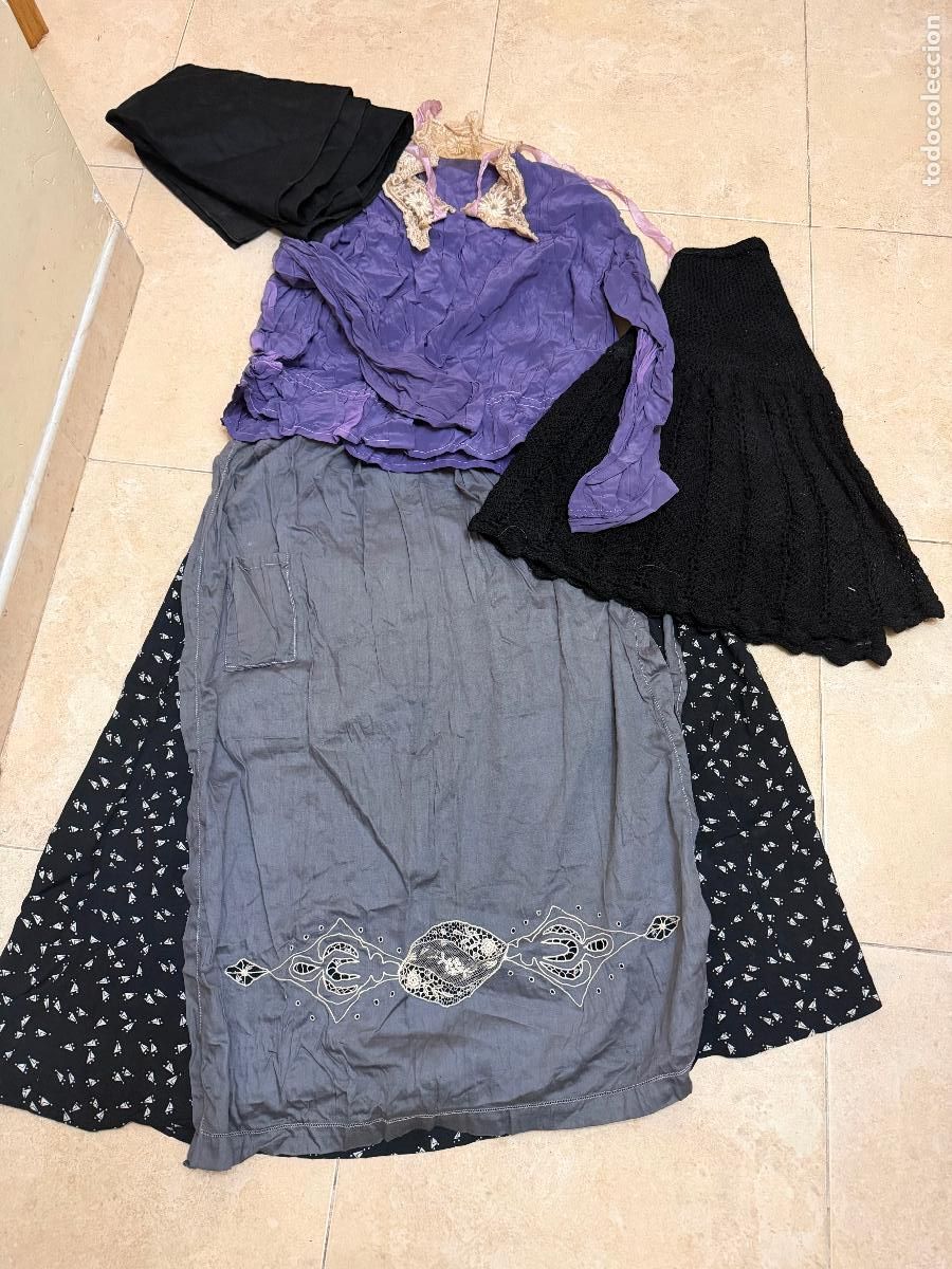 Antig&uuml;edades: Conjunto de mujer indumentaria aragonesa