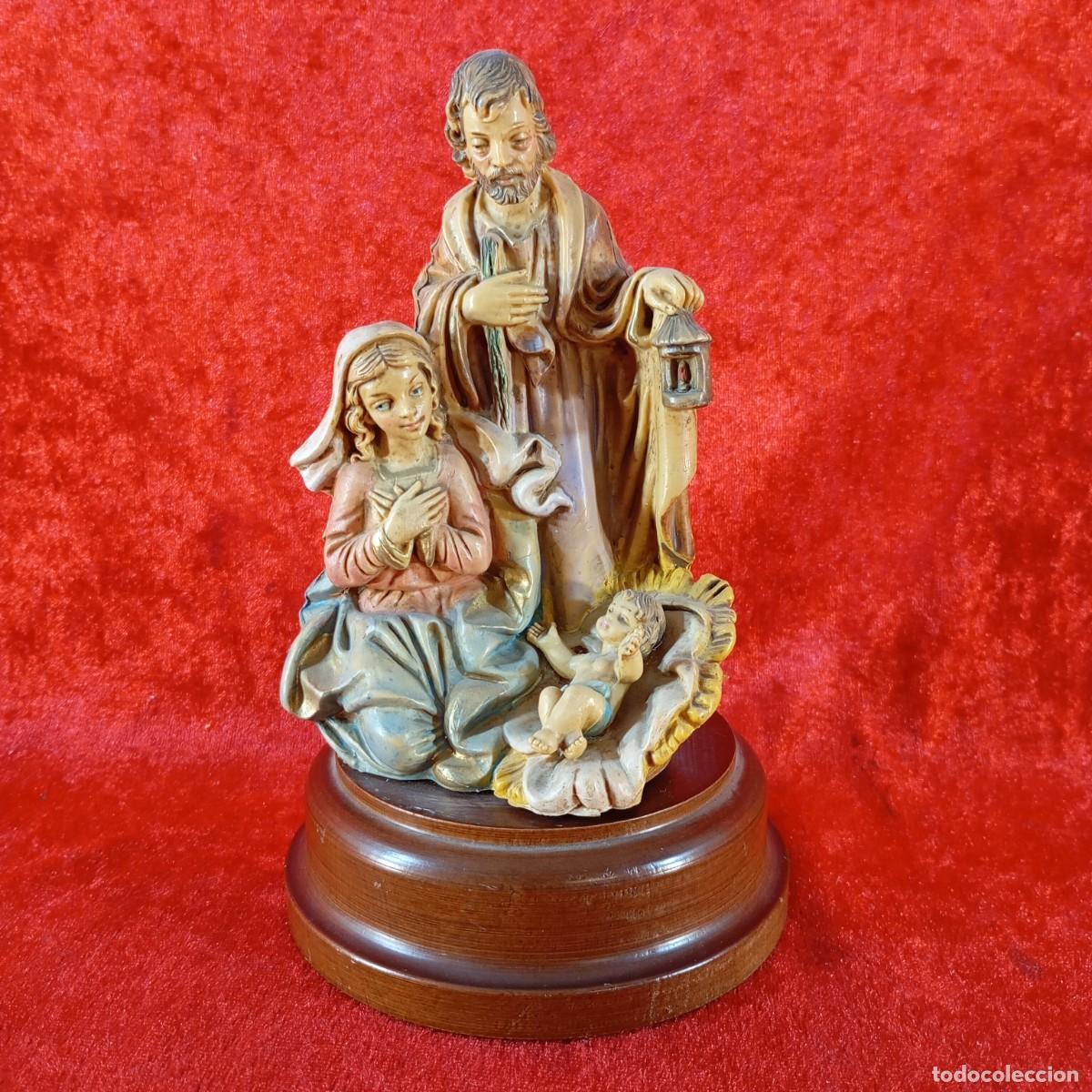 Antig&uuml;edades: ANTIGUA CAJA DE M&Uacute;SICA GIRATORIA - LA SAGRADA FAMILIA - SIGLO XX - HECHA EN ITALIA - 17 CM DE ALTO