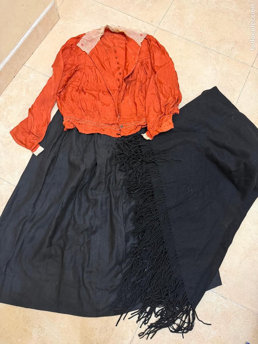 Antig&uuml;edades: Conjunto traje indumentaria aragonesa