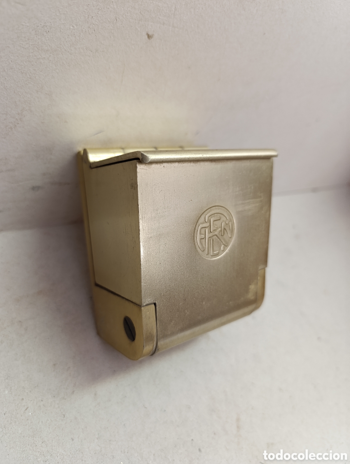 Antig&uuml;edades: CENICERO DE RENFE, ABATIBLE BASCULANTE. EN METAL DORADO.