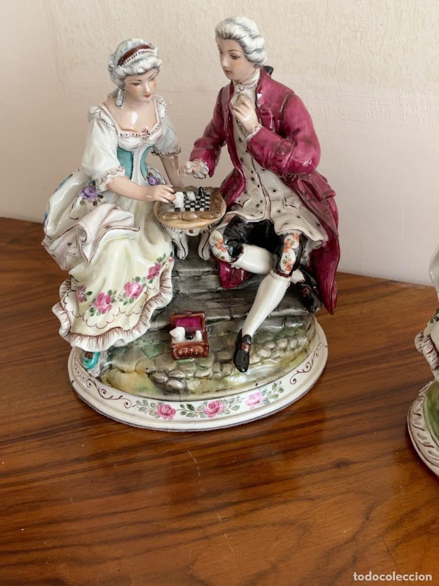 Antiquit&auml;ten: Figura de Porcelana Pareja Jugando al Ajedrez