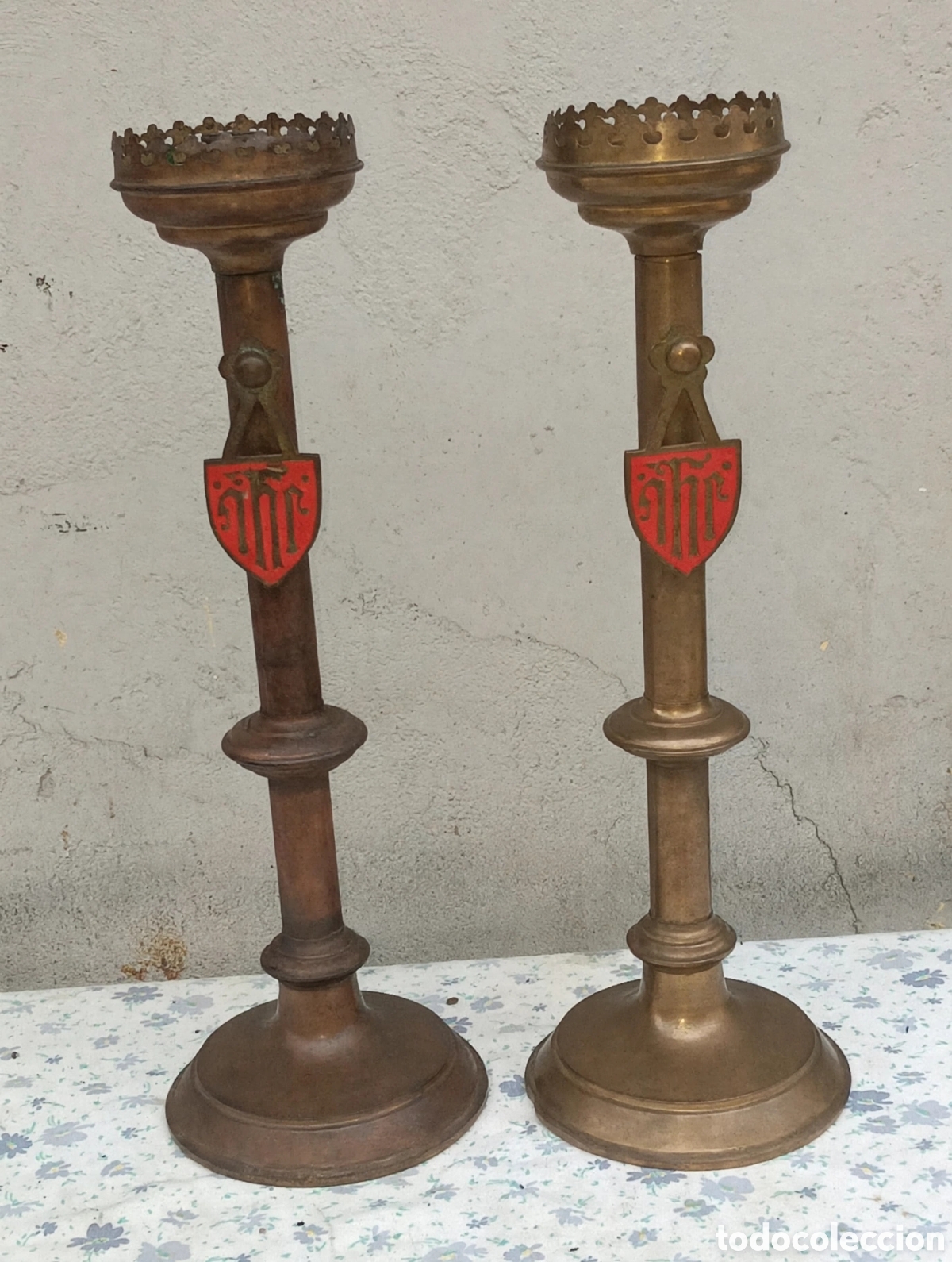 Antig&uuml;edades: Acheros candelabros altar iglesia neog&oacute;tico siglo XIX