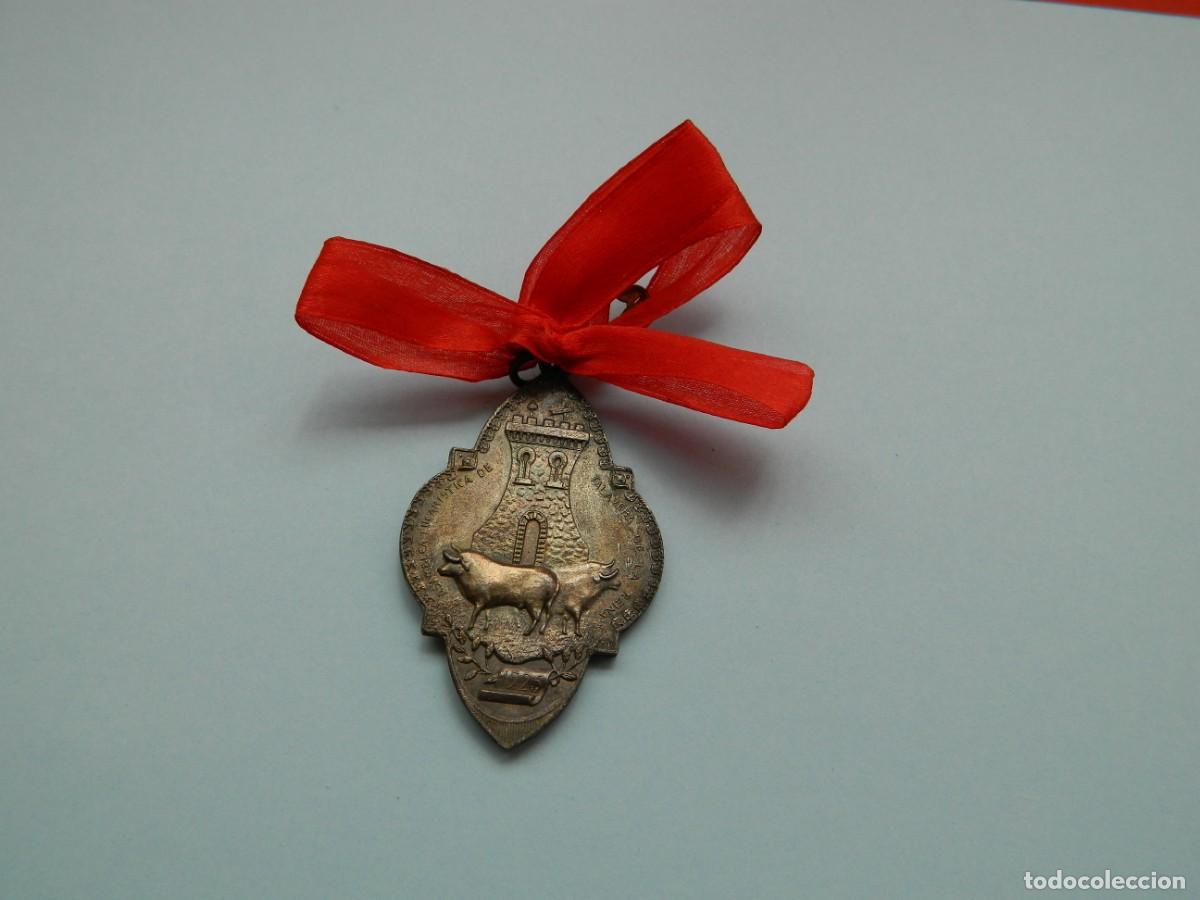 Antig&uuml;edades: ANTIGUA MEDALLA RELIGIOSA CON ESCUDO DE TALAVERA DE LA REINA