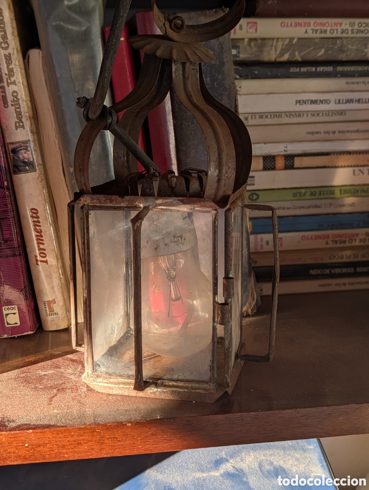 Antig&uuml;edades: Antiguo farol quinqu&eacute; de campa&ntilde;a hierro forjado y cristal electrificado estilo industrial