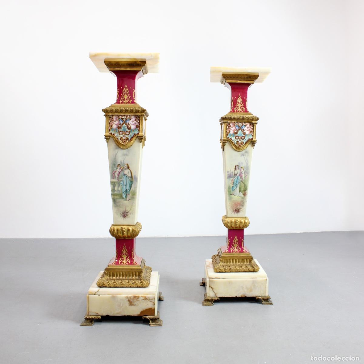 Antiguidades: Pareja columnas pedestales en &oacute;nix porcelana bronce Luis XVI Francia finales siglo XIX