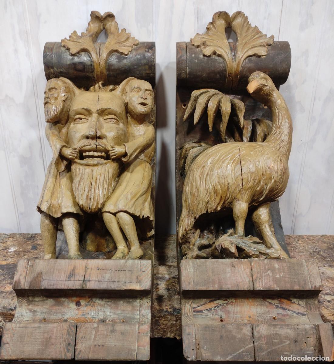 Antig&uuml;edades: Pareja de M&eacute;nsulas/Capiteles Singulares en Madera Tallada &ndash; S. XV-XVI