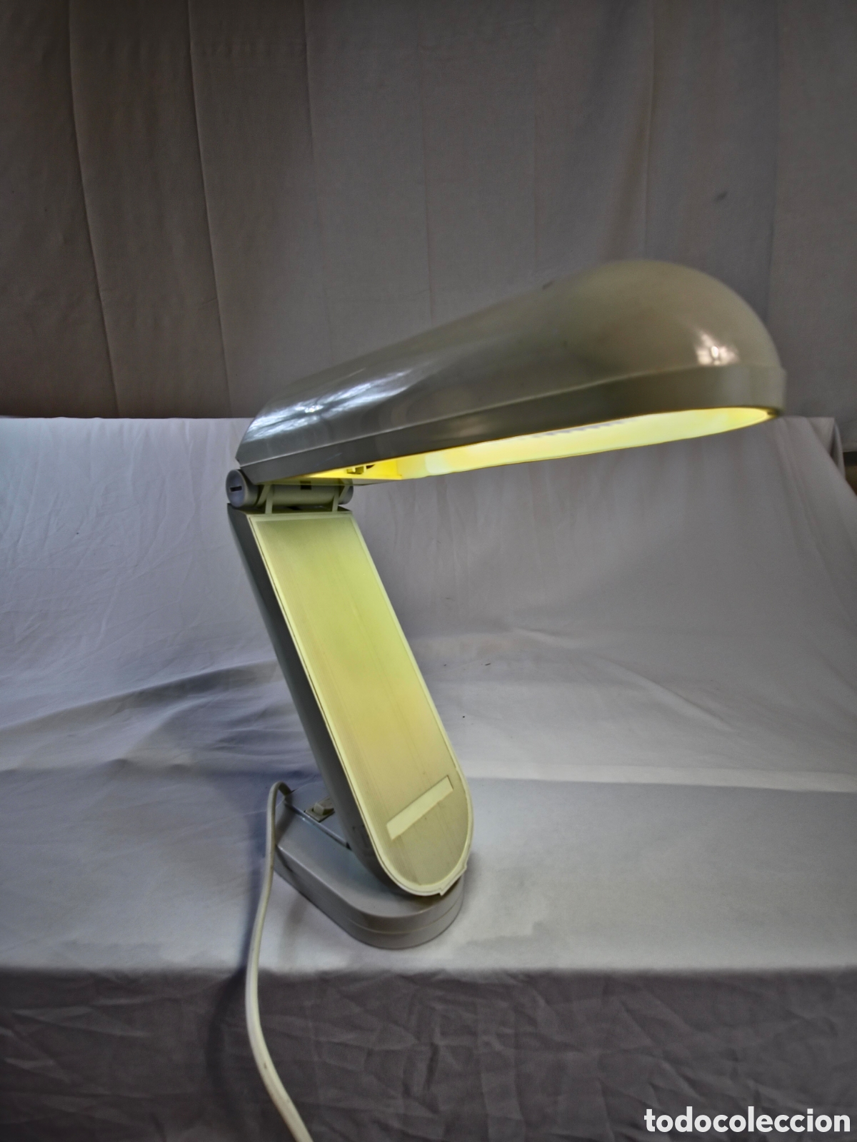 Antig&uuml;edades: L&aacute;mpara de mesa biselada vintage a&ntilde;os 80 - Estilo Fase / Tuc&aacute;n / Space Age - Plegable y articulada