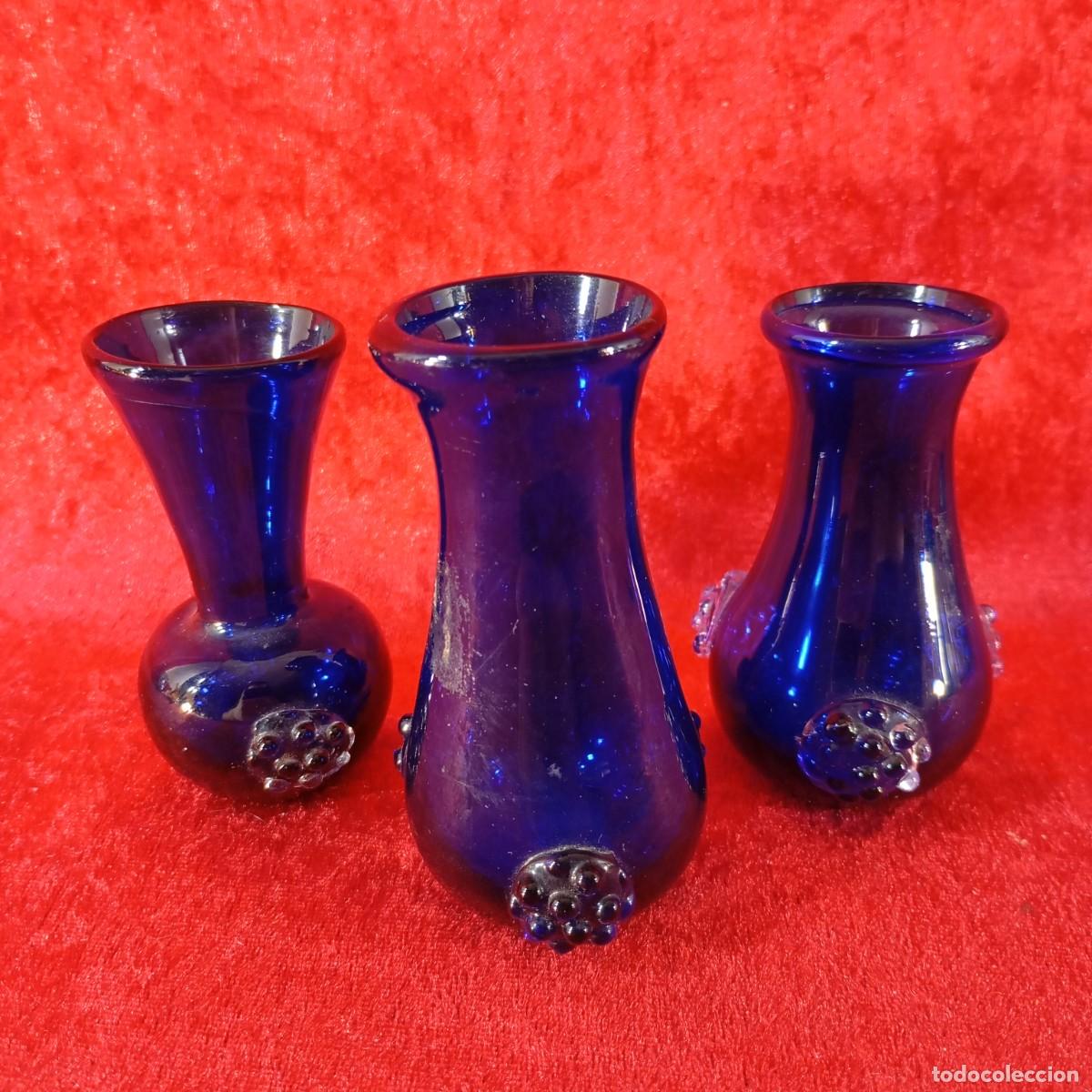 Antiquit&auml;ten: TRIO VINTAGE DE JARRONES DE VIDRIO - AZUL COBALTO - MEDIADOS DEL SIGLO XX - APLICACIONES DECORATIVAS
