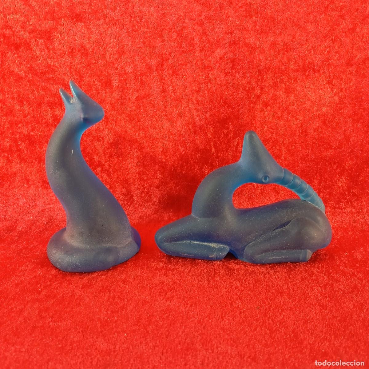 Antig&uuml;edades: PAR DE ESCULTURAS VINTAGE - VIDRIO SATINADO AZUL - ANIMALES - SIGLO XX - EDICIONES ESPECIALES