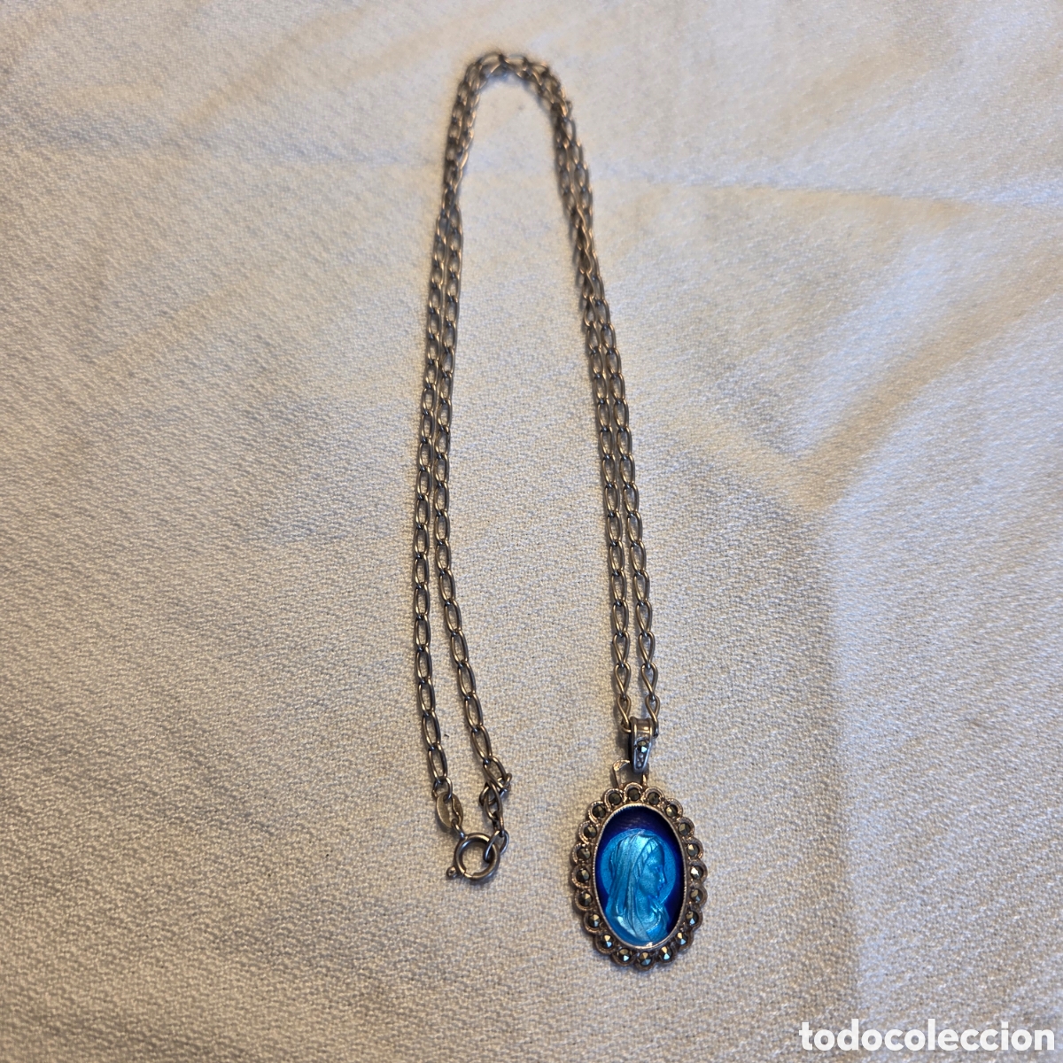 Antiquit&auml;ten: Medalla Antigua Virgen de Lourdes Plata de Ley, Marcasitas y Esmalte (A&ntilde;o 1966) - Con Cadena