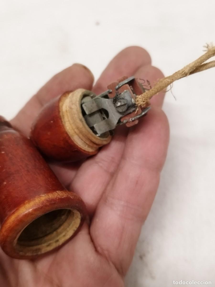 Antig&uuml;edades: Antiguo interruptor de luz, lampara. De pera de madera. - Foto 6