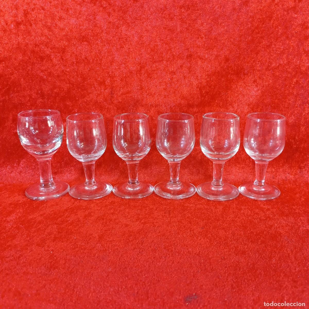 Antig&uuml;edades: JUEGO DE 6 COPITAS VINTAGE - CRISTAL ESTILO CL&Aacute;SICO - PARA APERITIVOS - SIGLO XX - 8 CM ALTO - 03