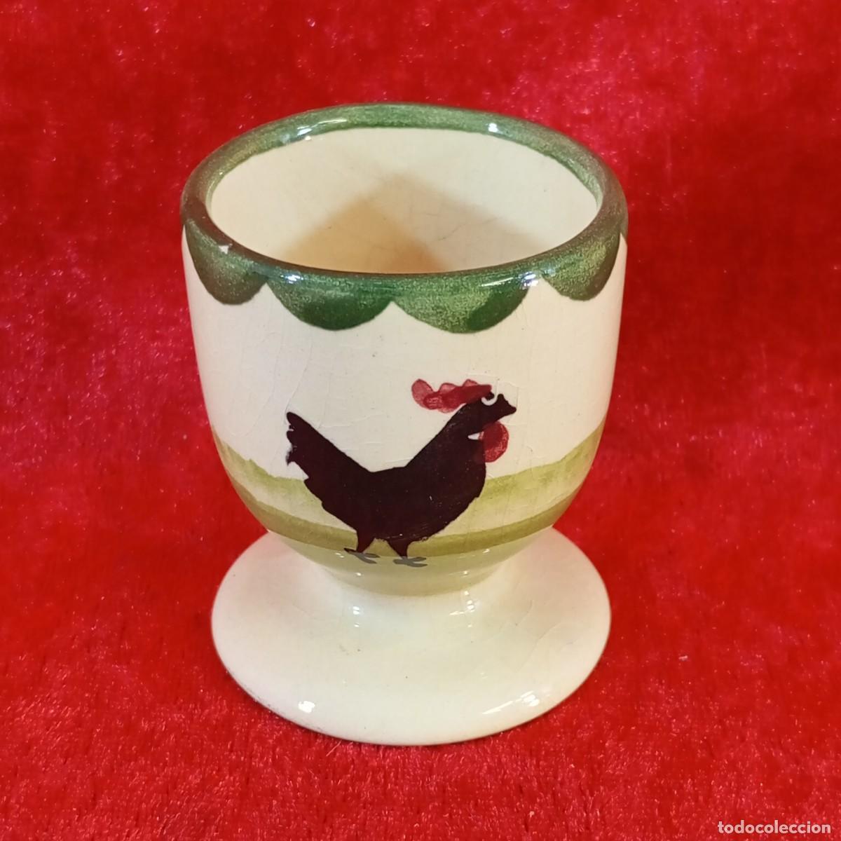 Antig&uuml;edades: HUEVERA VINTAGE - PORC&Eacute;LANA AMARILLA PINTADA A MANO, GALLINA - SIGLO XX - 5,5 CM ALTO - 08