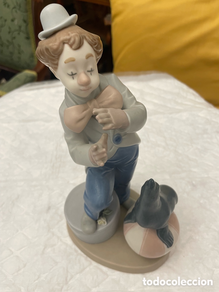 Antig&uuml;edades: Figura Porcelana Espa&ntilde;ola Nadal Payaso y Foca / Handcrafted Spanish Porcelain