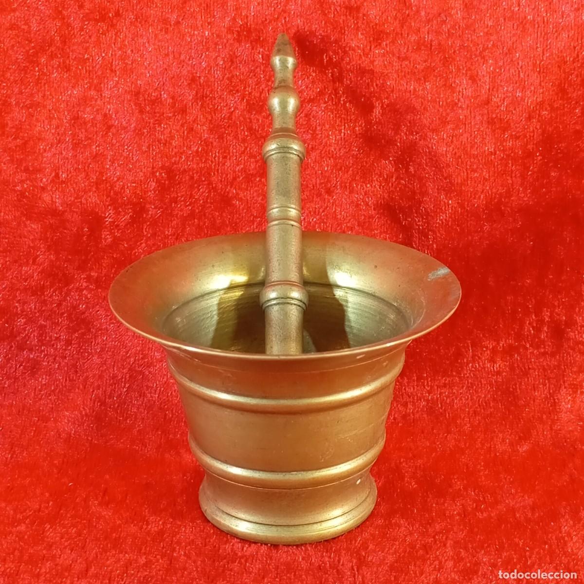 Antiques: ANTIGUO MINIMORTERO DE LAT&Oacute;N MACIZO CON SU RESPECTIVO PIL&Oacute;N - SIGLO XX - 4,6 CM DE ALTO - 46