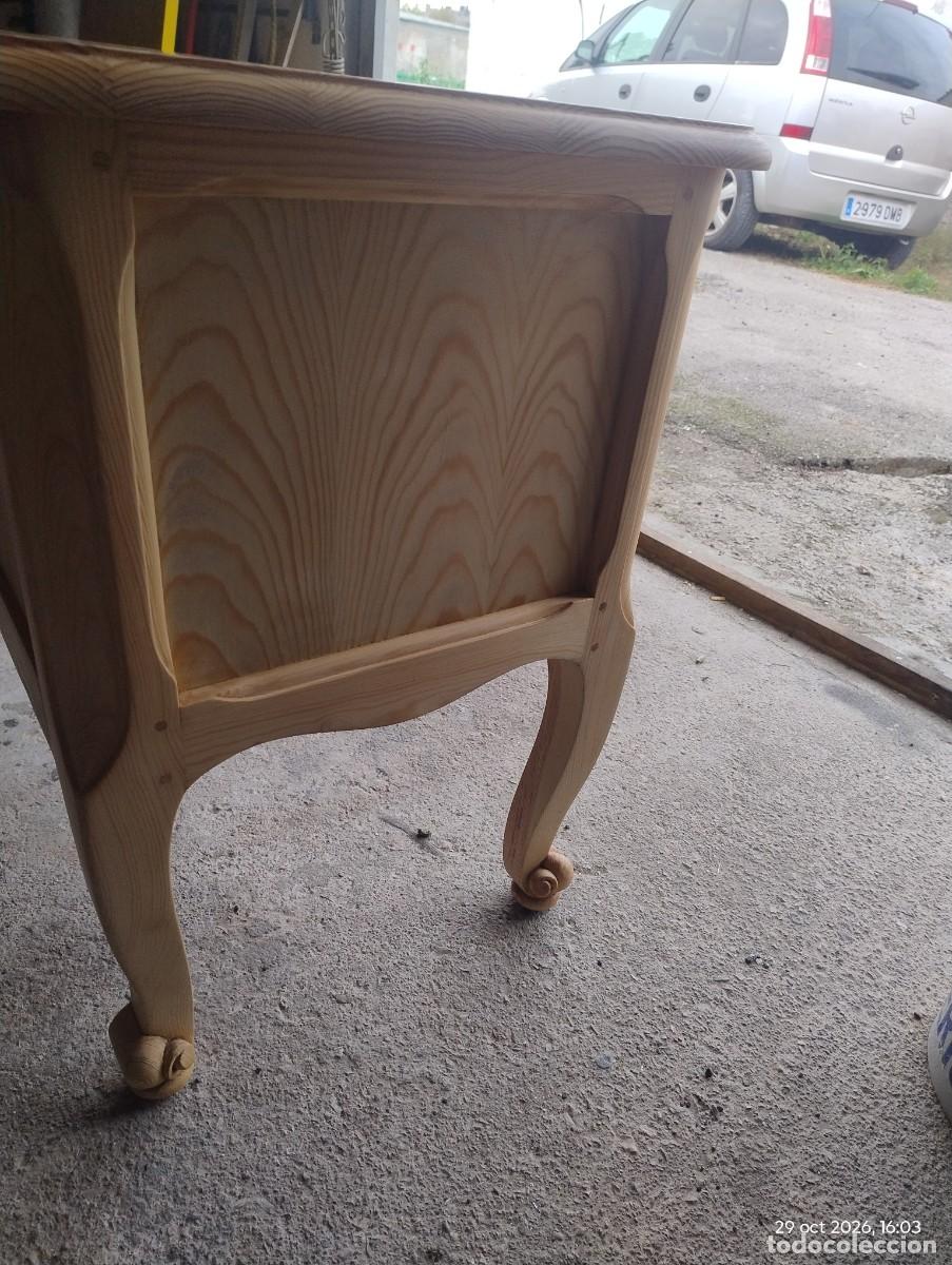 Antig&uuml;edades: Mueble tocador de madera de pino natural con cuatro cajones