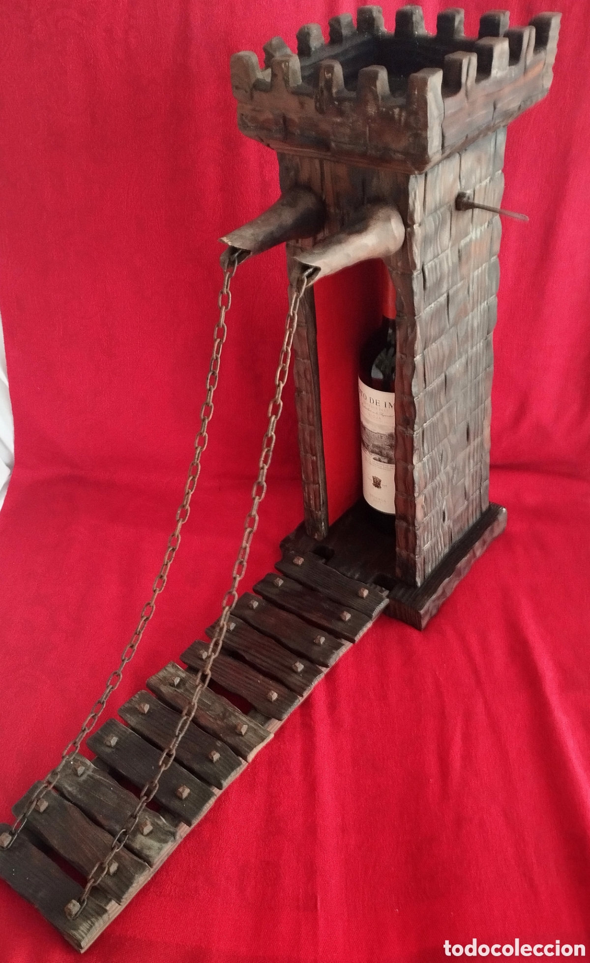 Antig&uuml;edades: Puente levadizo de madera tallada. - Foto 2