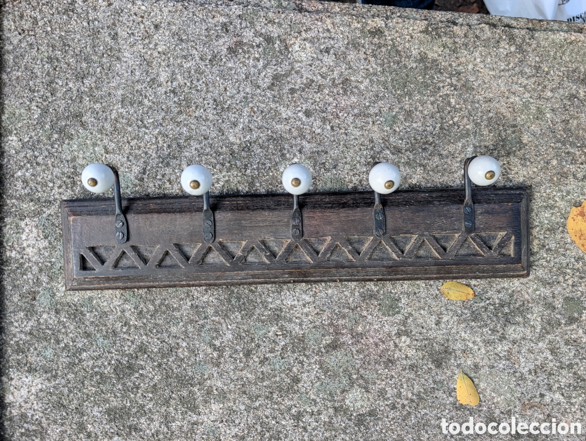 Antig&uuml;edades: perchero de pared de estilo r&uacute;stico y manufactura antigua, ideal para proyectos de decoraci&oacute;n cl&aacute;sic