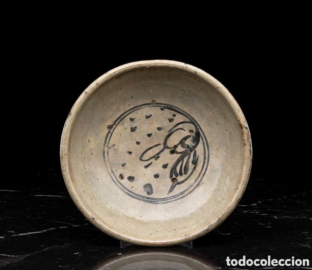 Antig&uuml;edades: Cuenco celadon vidriado craquelado Hornos de *Si Satchanalai, Sawankhalok, Tailandia. Siglo XV.