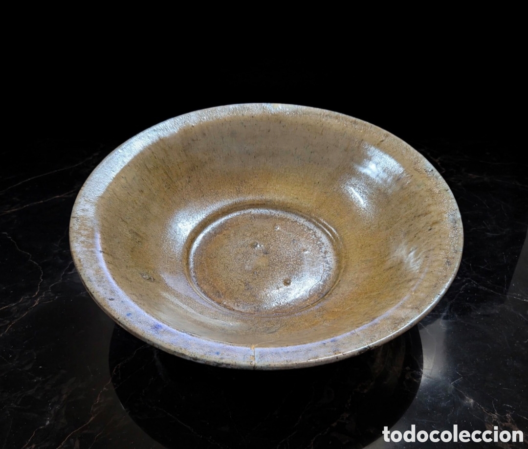 Antig&uuml;edades: Cuenco grande SAWANKHALOK celad&oacute;n vidriado craquelado reino Ayutthaya siglo XV Mide 27 cm de di&aacute;metr