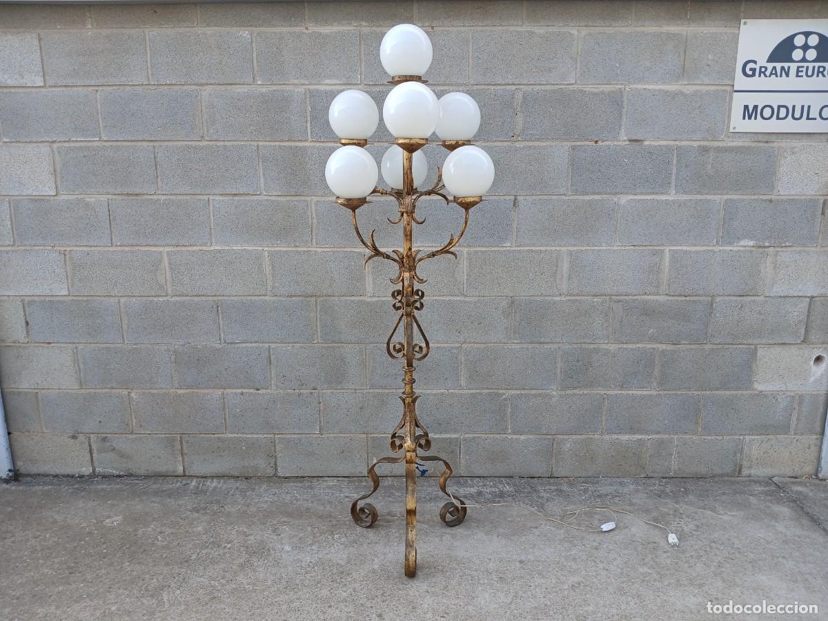 Antig&uuml;edades: L&aacute;mpara pie globos hierro
