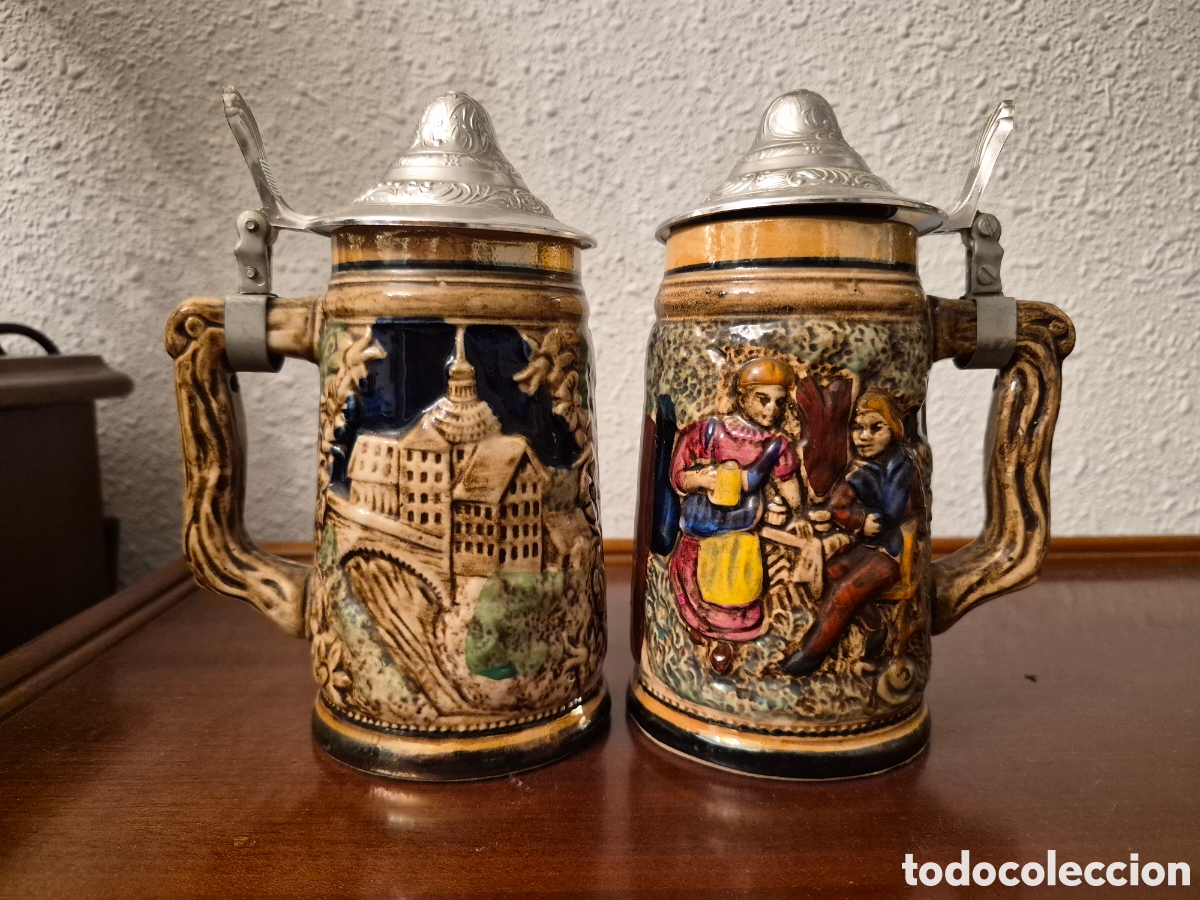Antig&uuml;edades: Par de jarras de cerveza alemanas vintage con tapa de esta&ntilde;o