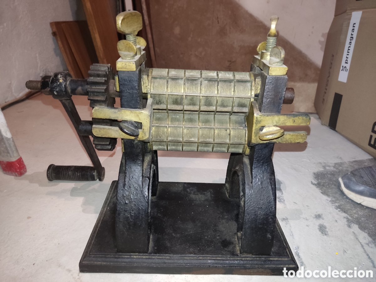 Antig&uuml;edades: Antigua m&aacute;quina para hacer caramelos