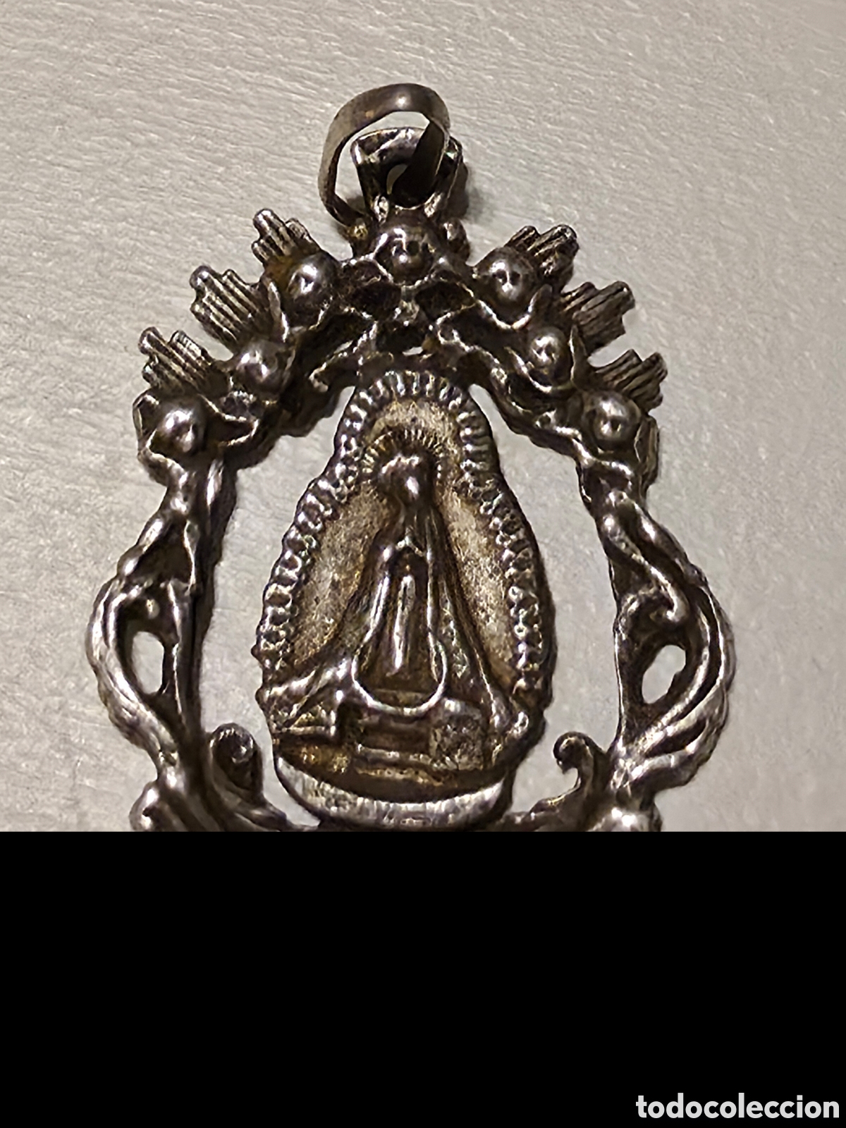 Antig&uuml;edades: Antigua medalla devocional Virgen del Pilar en Plata de Ley probada - Marco rocalla y &aacute;ngeles - 7.7