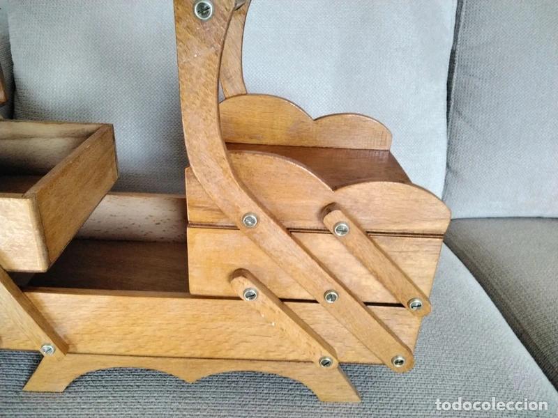 Antig&uuml;edades: Costurero antiguo de madera barnizada - Foto 2