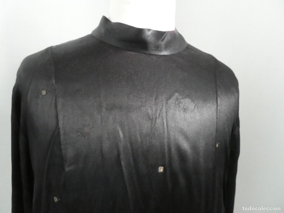 Antig&uuml;edades: BLUSA DE LAM&Eacute; SEDA PPIO.S.XX