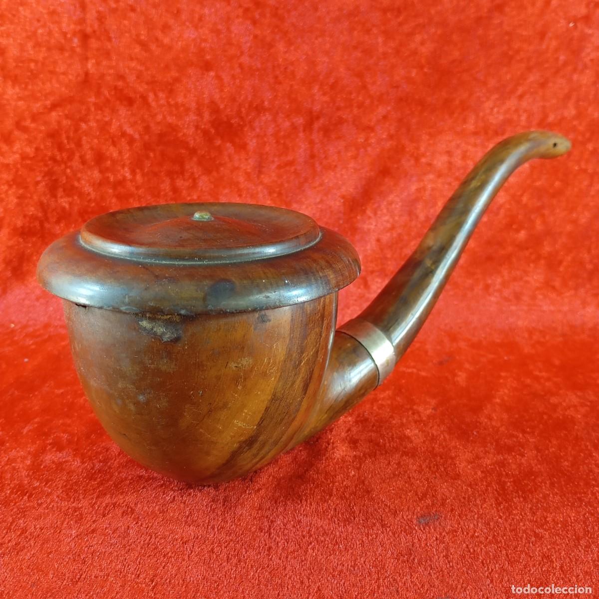 Antig&uuml;edades: CONTENEDOR DE TABACO - EN FORMA DE PIPA - FABRICADO EN MADERA - 1940'S - 26 CM DE LARGO - 28