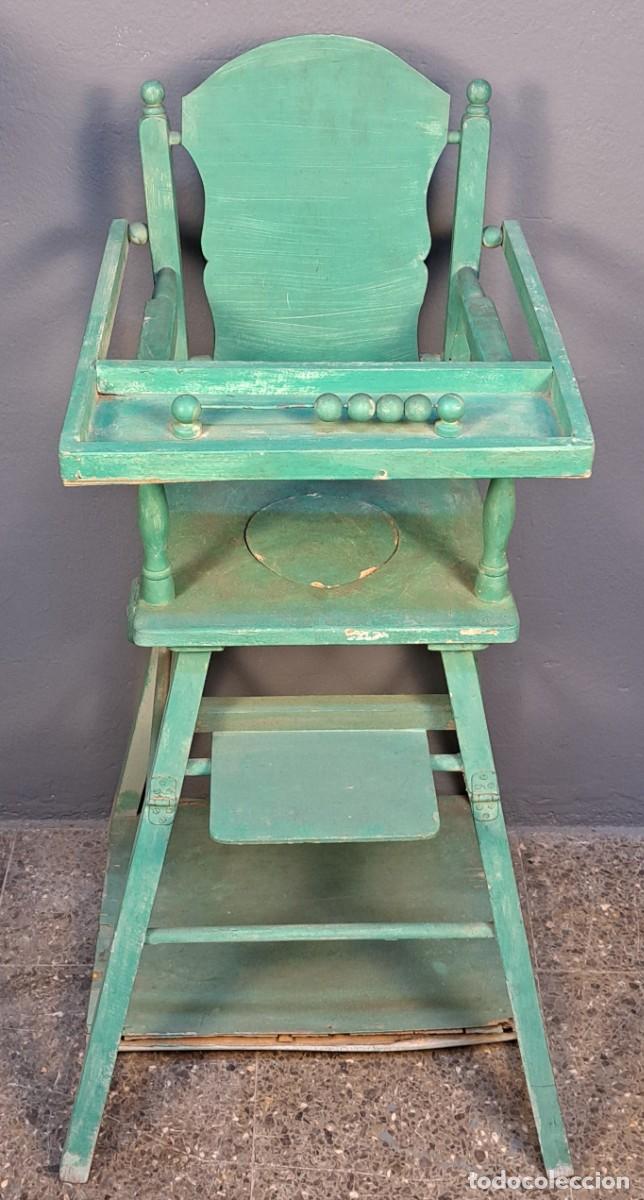Antig&uuml;edades: Trona infantil transformable en pupitre de madera antigua - Foto 1