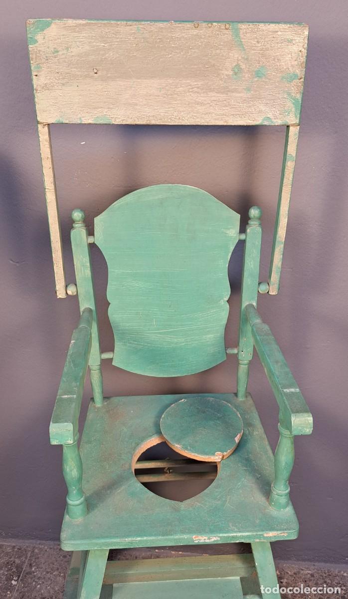 Antig&uuml;edades: Trona infantil transformable en pupitre de madera antigua - Foto 6