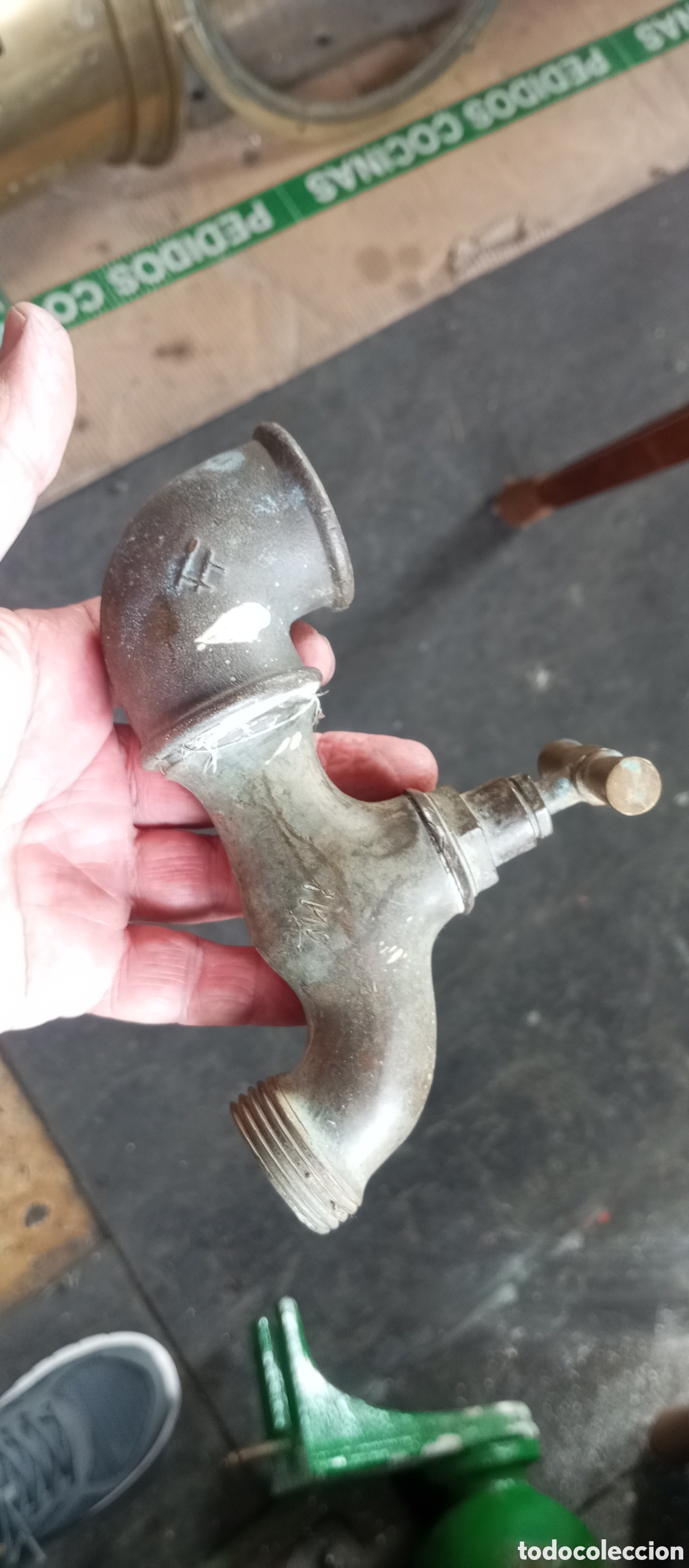 Antig&uuml;edades: Grifo antiguo de laton - Foto 6