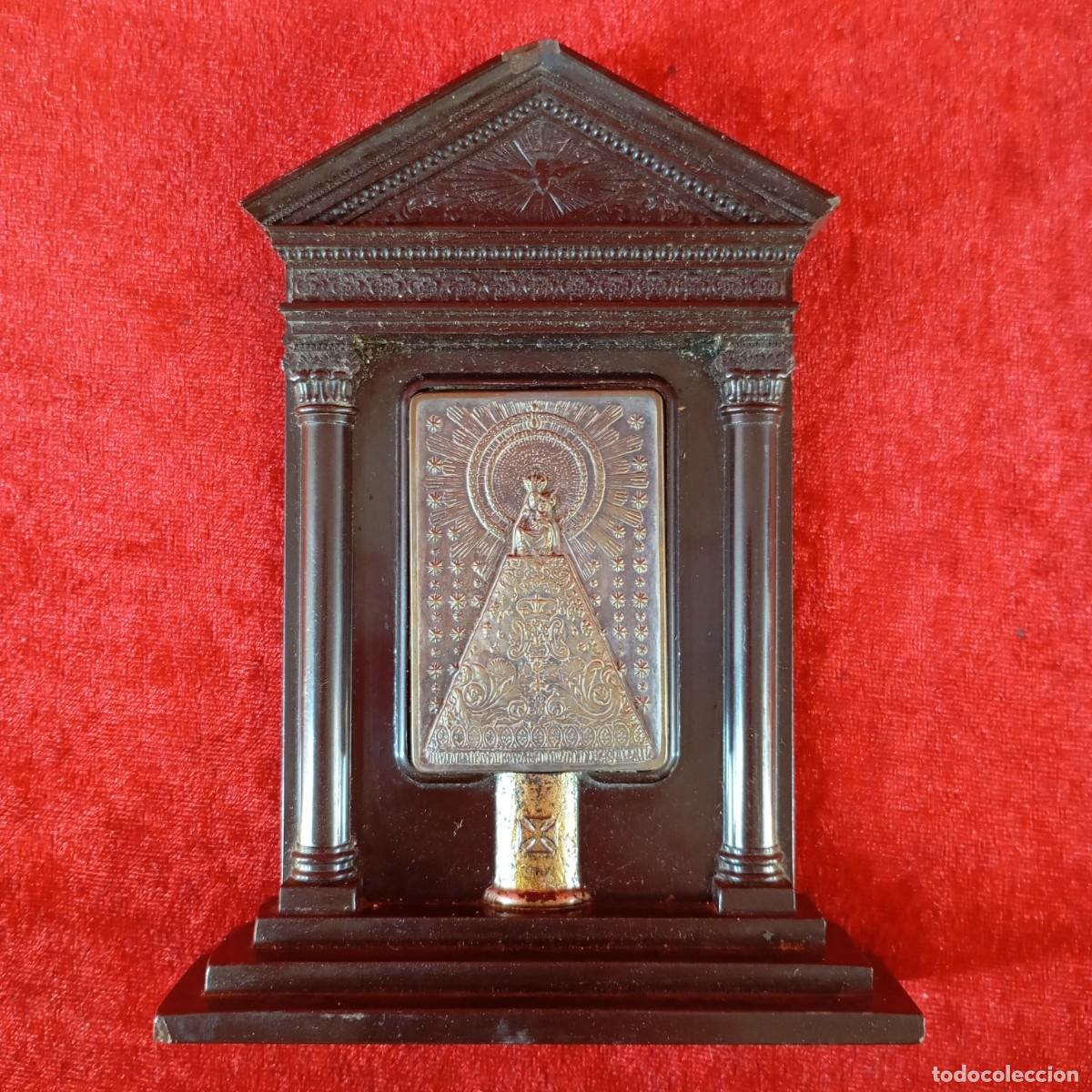 Antig&uuml;edades: ANTIGUO ALTAR DE MESA - LA VIRGEN MAR&Iacute;A - METAL TALLADO SOOBRE BASE DE MADERA - 16 X 12 CM - 36
