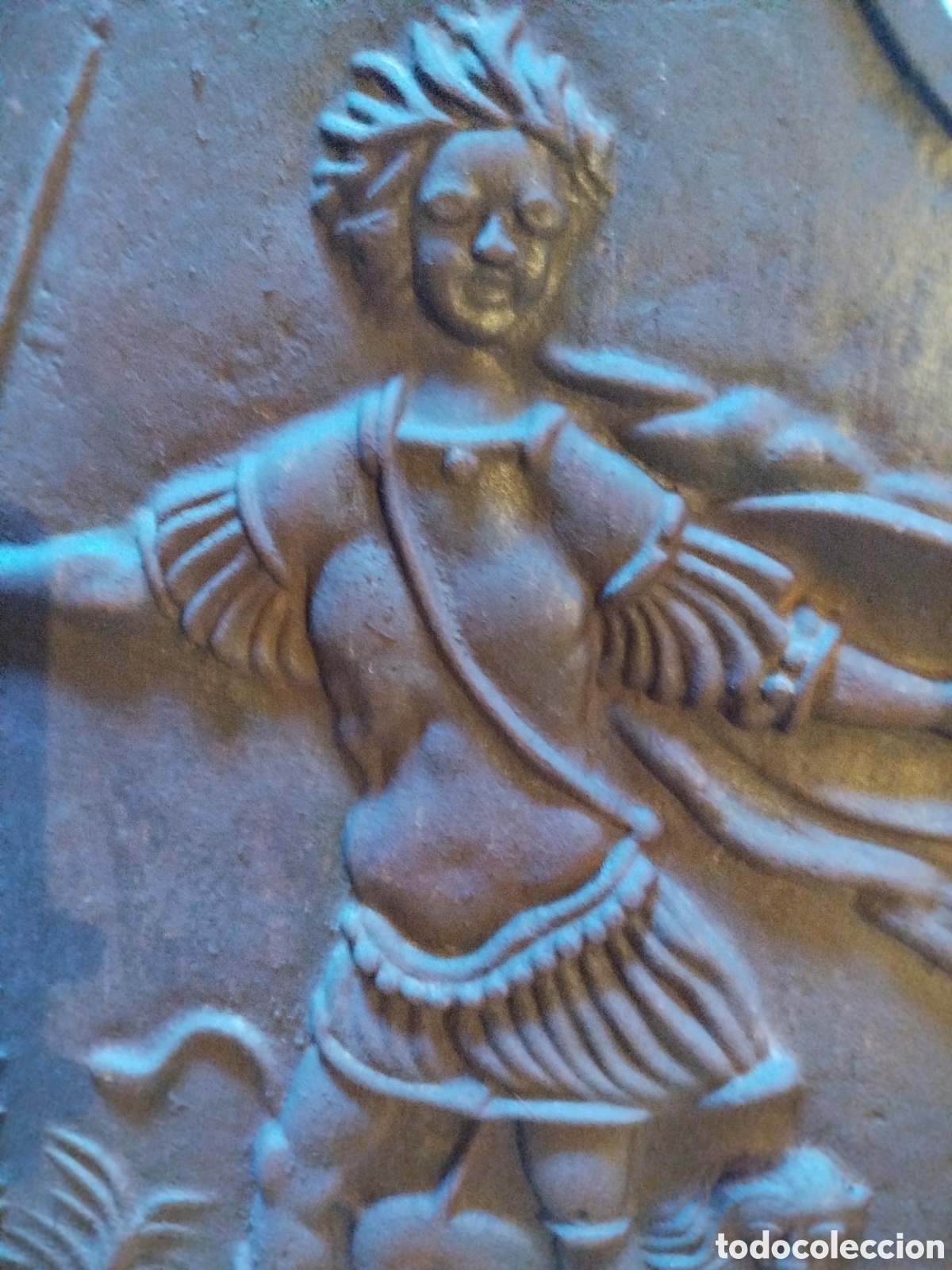 Antig&uuml;edades: Placa de chimenea con relieve - Foto 4