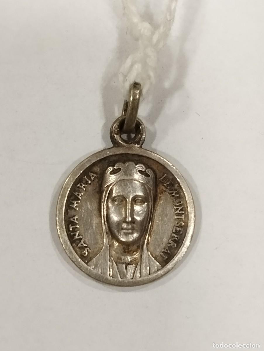 Antig&uuml;edades: MEDALLA NTRA. SRA. MONTSERRAT, Y AL REVERSO SAGRADO CORAZ&Oacute;N. DE PLATA.