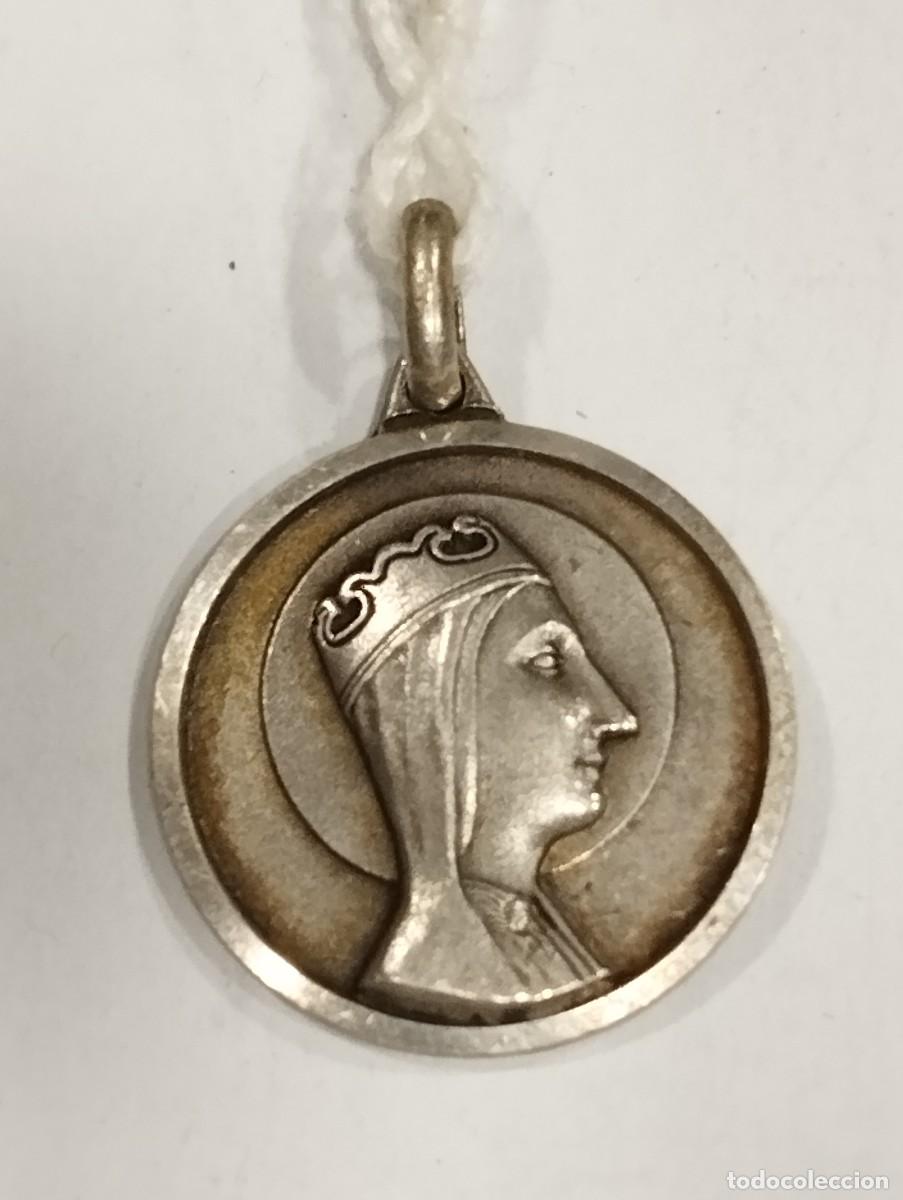 Antig&uuml;edades: MEDALLA NTRA. SRA. MONTSERRAT. CON REVERSO SAGRADO CORAZ&Oacute;N. DE PLATA.
