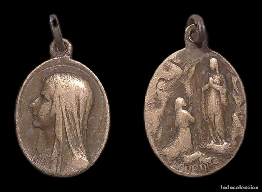 Antiguidades: MEDALLA RELIGIOSA FRANCIA SIGLO XIX VIRGEN DE LOURDES SANTUARIO DE LOURDES
