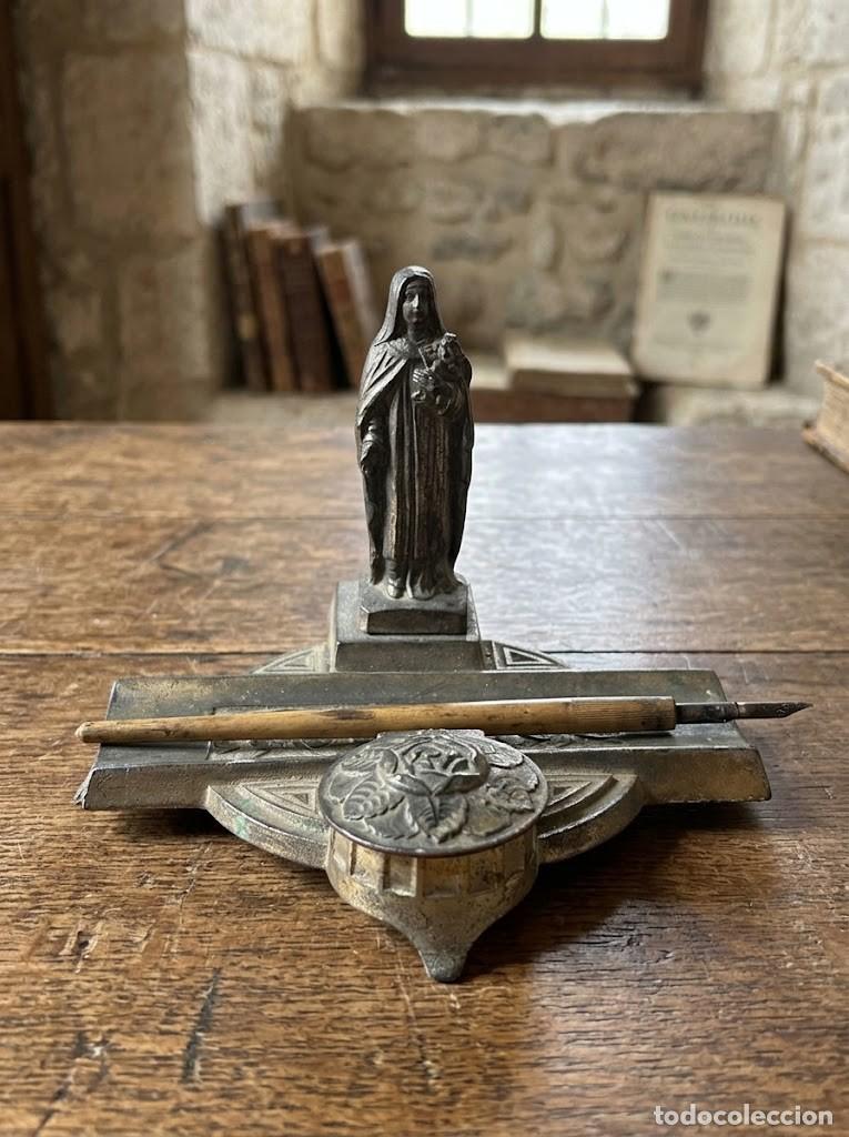Antig&uuml;edades: Escriban&iacute;a religiosa Virgen Mar&iacute;a tintero peltre