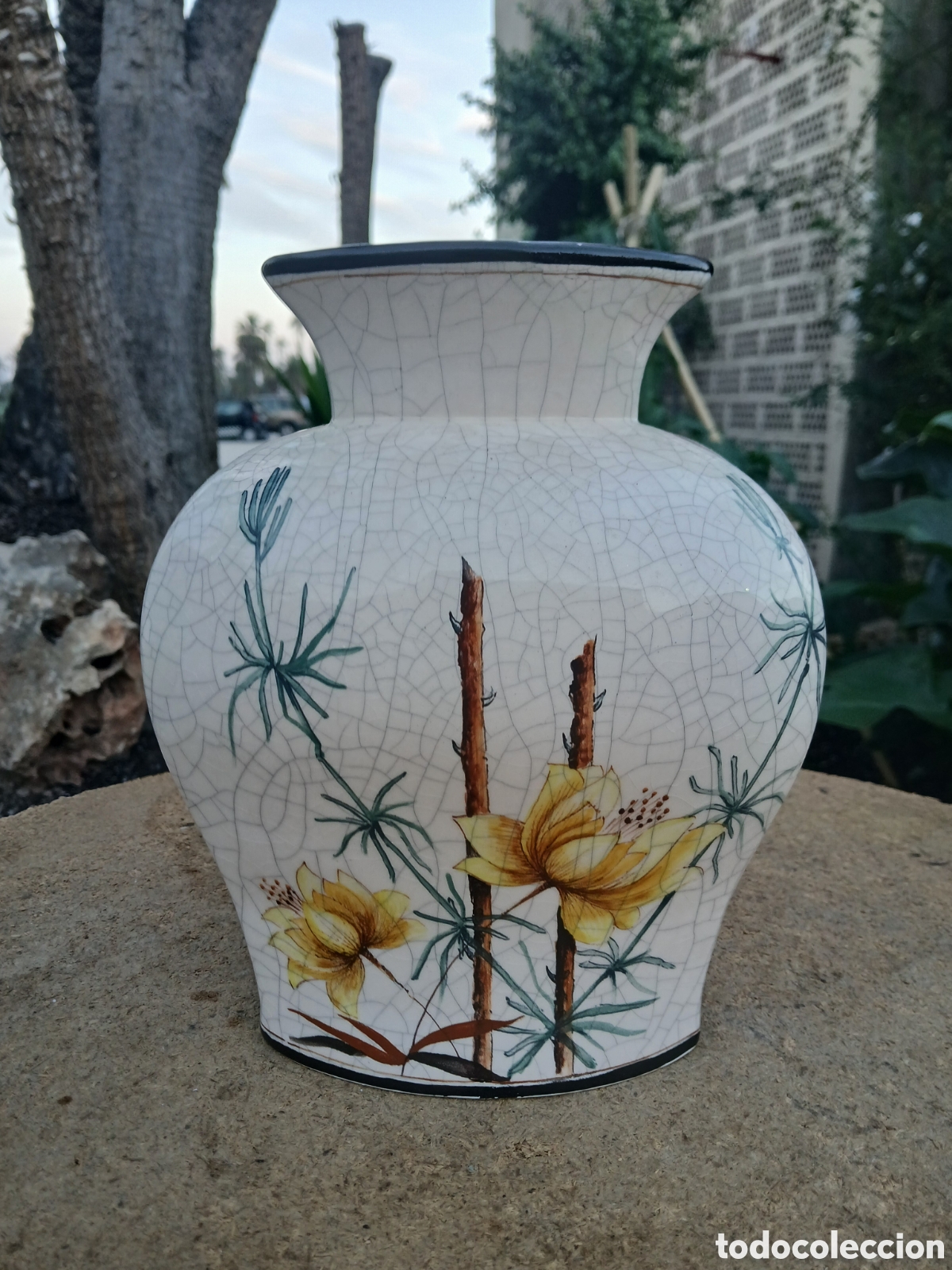 Antig&uuml;edades: JARRON DE CERAMICA CRAQUELADA PINTADO A MANO DE BENLLOCH MANISES .